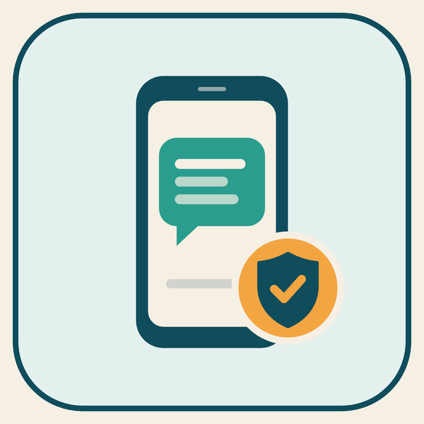 Un teléfono con un mensaje de texto y una insignia ámbar con un escudo: cuidado con los SMS que dicen ser oficiales.